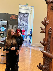 Foto no espelho do museu